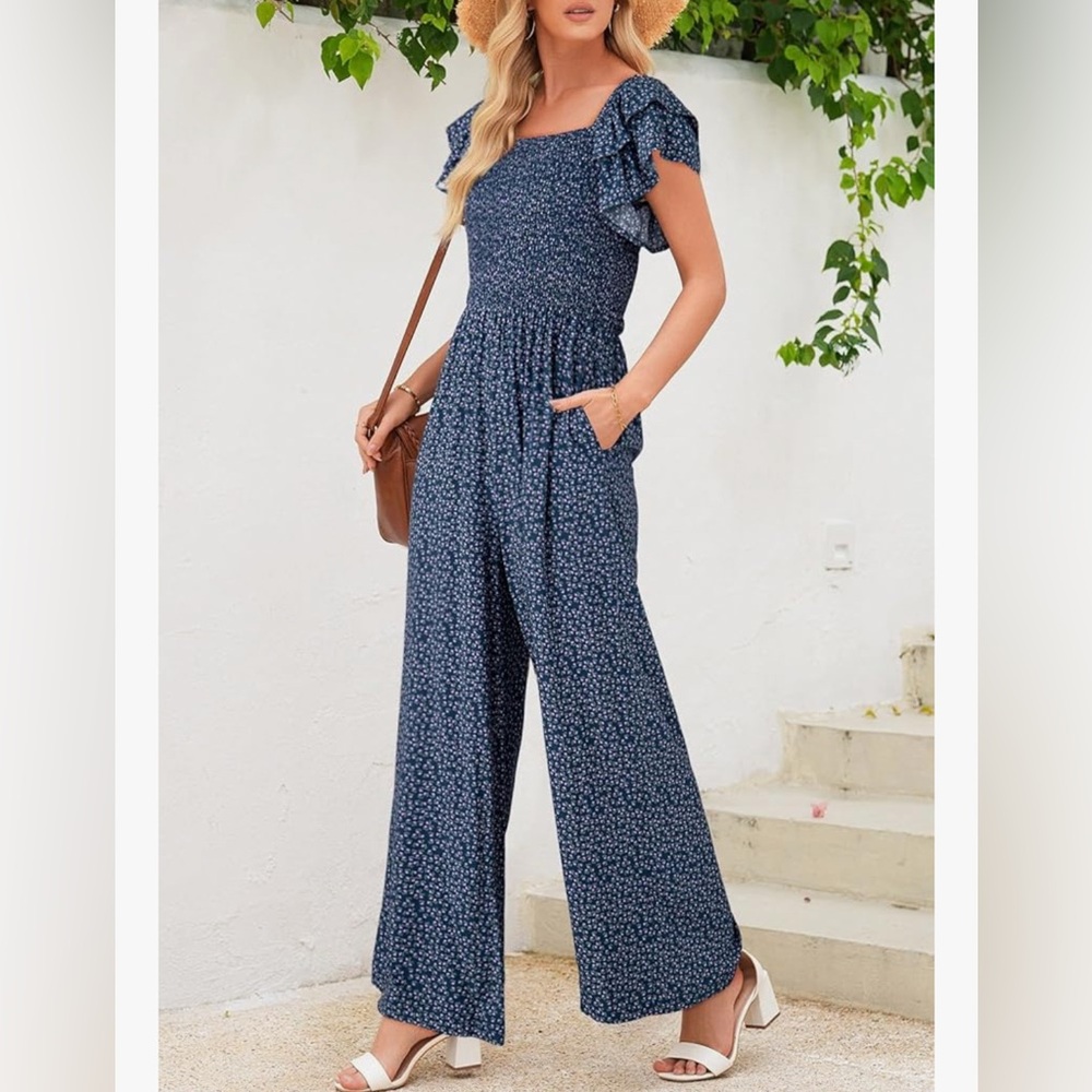 New NWT Dokotoo Jumpsuit Floral dark blue short sleeve long leg size large